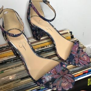 Jessica Simpson Flower Patterned Heels Size 8 1/2